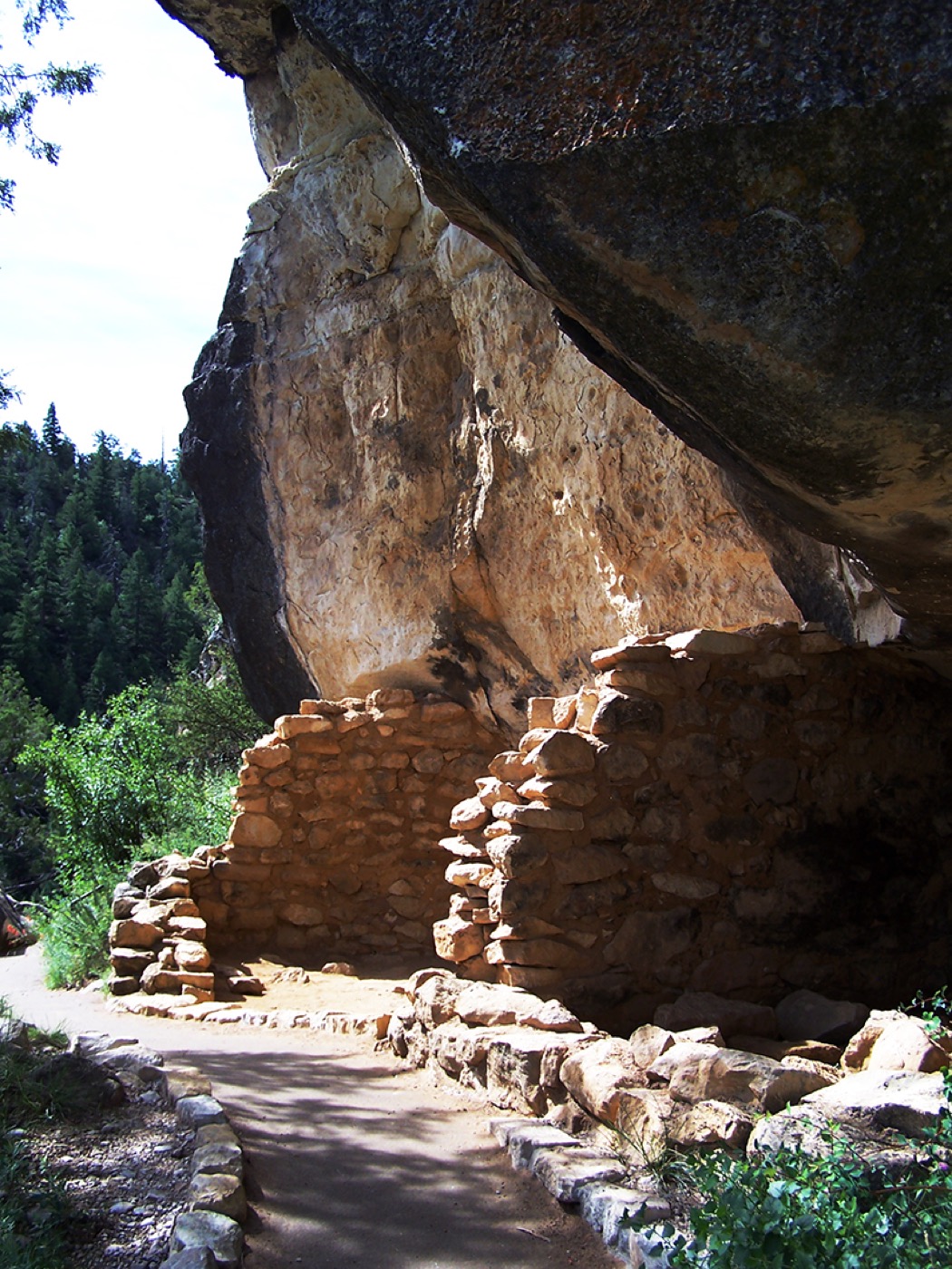 Is Walnut Canyon Worth Visiting?